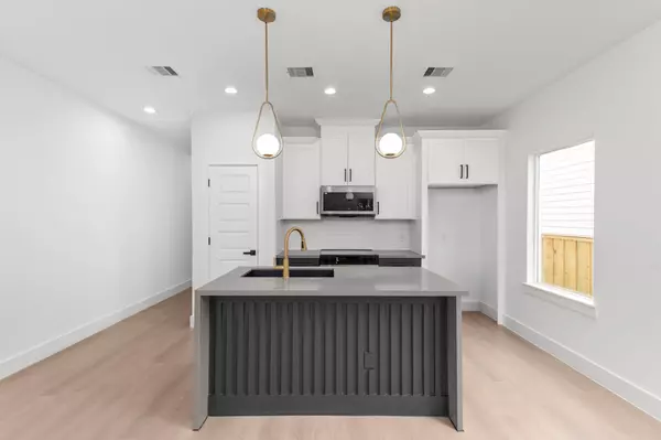 2316 Mckee ST #A, Houston, TX 77009