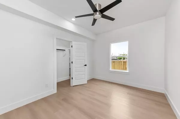 2316 Mckee ST #A, Houston, TX 77009