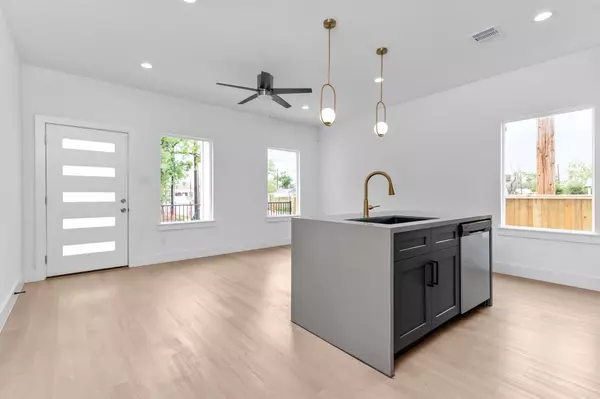 2316 Mckee ST #A, Houston, TX 77009