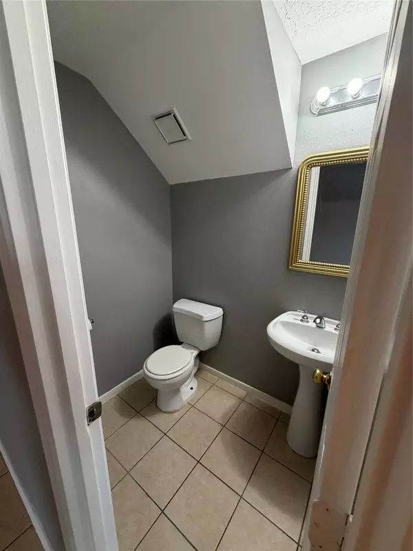 8126 Jutland RD #B, Houston, TX 77033