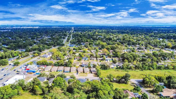 8126 Jutland RD, Houston, TX 77033