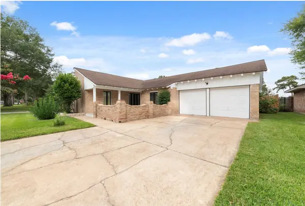 11411 Ash Creek DR, Houston, TX 77043