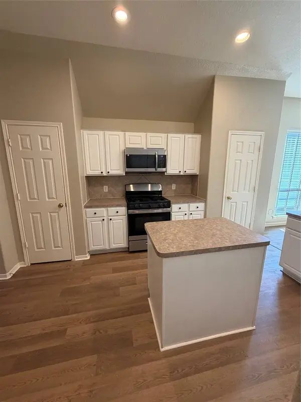 3719 Katy Hollow DR, Katy, TX 77449