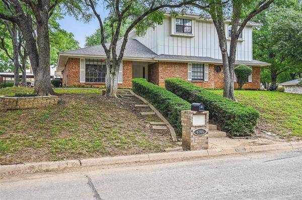 4705 Woodview Street, Arlington, TX 76013