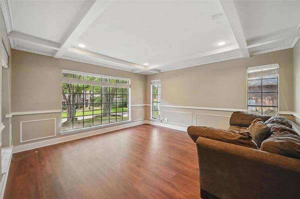 4705 Woodview Street, Arlington, TX 76013