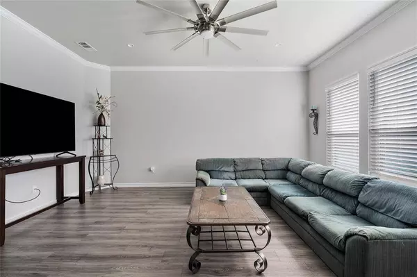 808 E 6th Street, Bonham, TX 75418