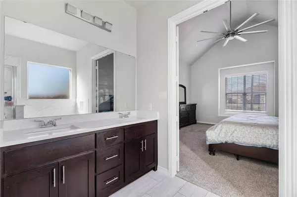 808 E 6th Street, Bonham, TX 75418