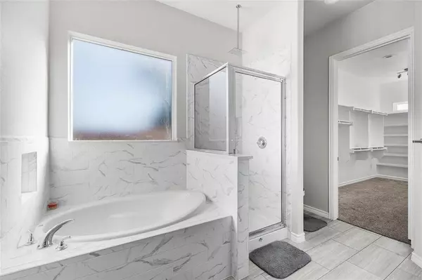 808 E 6th Street, Bonham, TX 75418