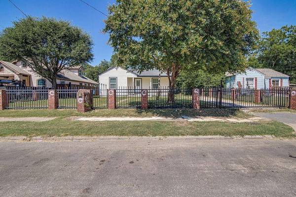 213 NE 29th Street, Grand Prairie, TX 75050