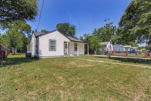 213 NE 29th Street, Grand Prairie, TX 75050