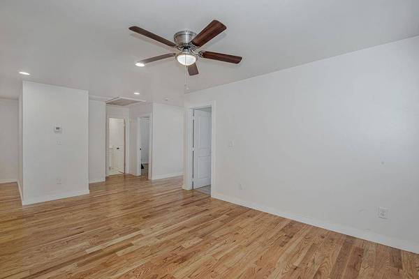 213 NE 29th Street, Grand Prairie, TX 75050