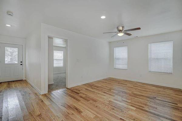 213 NE 29th Street, Grand Prairie, TX 75050