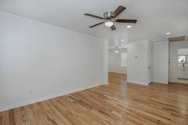 213 NE 29th Street, Grand Prairie, TX 75050