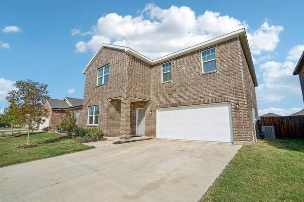 5600 Brownstone Lane, Fort Worth, TX 76036