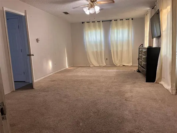 737 ASH Street, Burleson, TX 75028