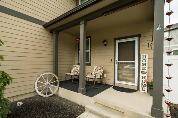 917 E Paske Rd, Colbert, WA 99005