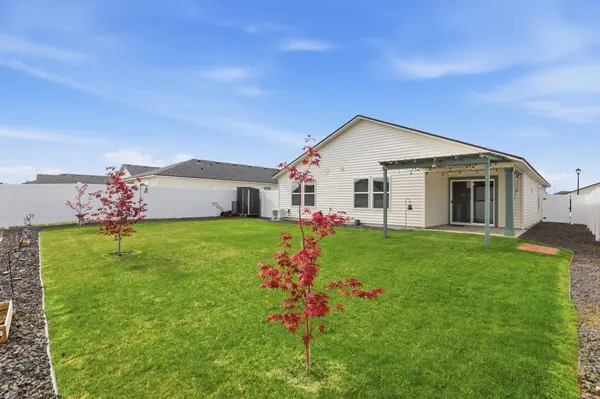 2012 E Boskoop St, Deer Park, WA 99006
