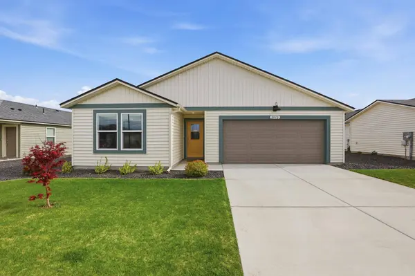 2012 E Boskoop St, Deer Park, WA 99006
