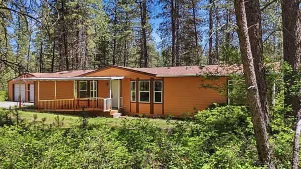 28608 N River Estates Dr, Chattaroy, WA 99003
