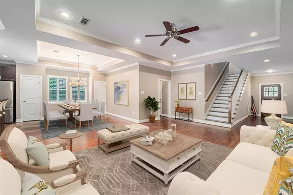 1855 Cheshire LN, Houston, TX 77018