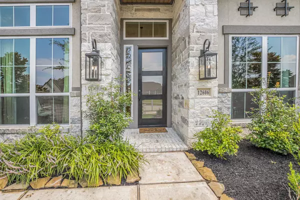 12606 Moon Haven LN, Cypress, TX 77433