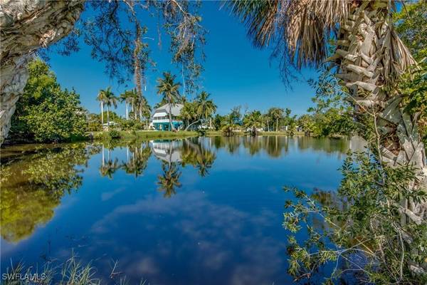 5388 Marina DR, Bokeelia, FL 33922