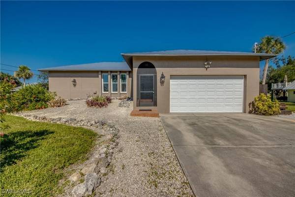 5388 Marina DR, Bokeelia, FL 33922