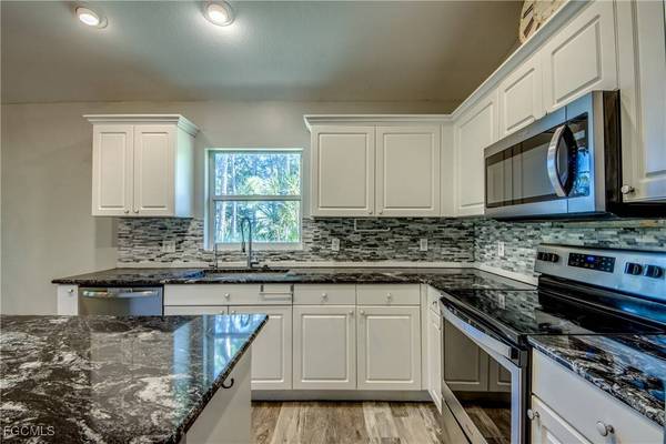 18364 Roseapple LN, Fort Myers, FL 33967