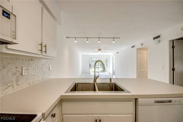 1100 Pondella RD #803, Cape Coral, FL 33909