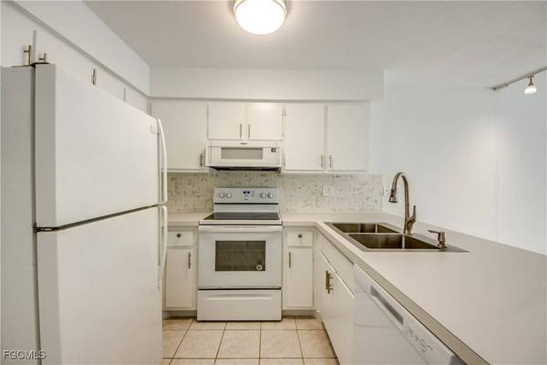 1100 Pondella RD #803, Cape Coral, FL 33909