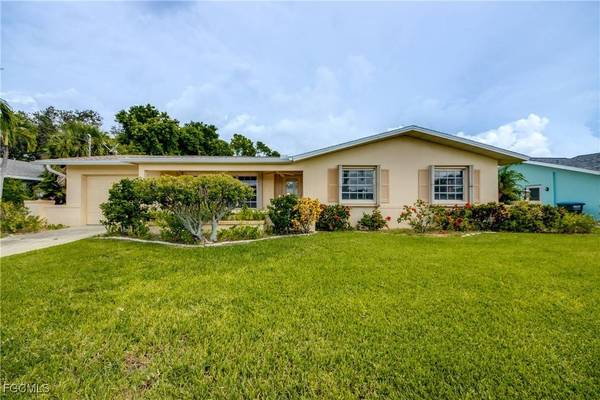 821 SE 41st ST, Cape Coral, FL 33904