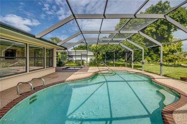 821 SE 41st ST, Cape Coral, FL 33904