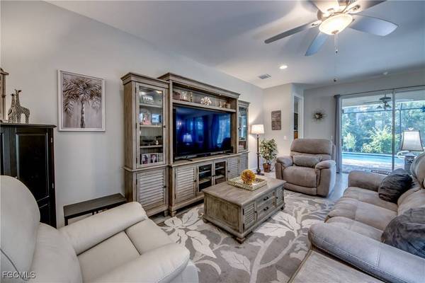 3131 Amadora CIR, Cape Coral, FL 33909