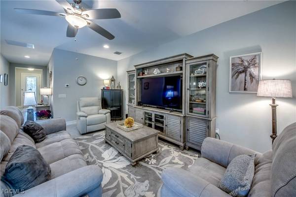 3131 Amadora CIR, Cape Coral, FL 33909