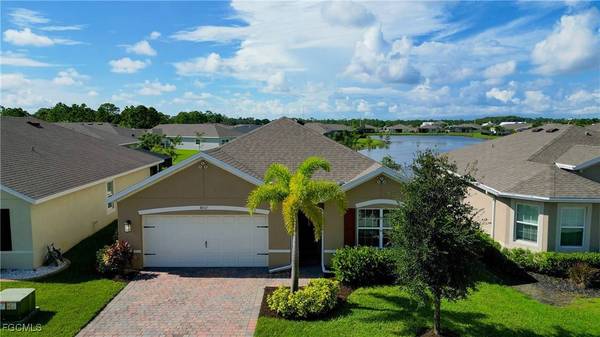 8832 Cascade Price CIR, North Fort Myers, FL 33917