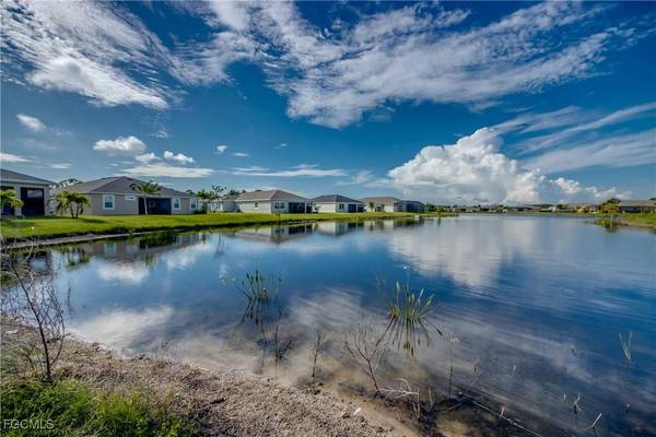 8832 Cascade Price CIR, North Fort Myers, FL 33917