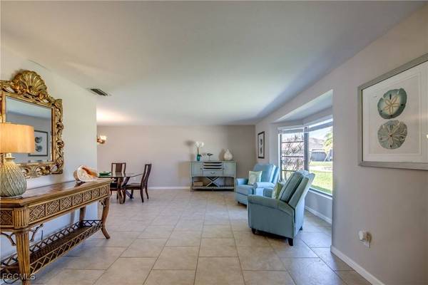 4627 SW 2nd AVE, Cape Coral, FL 33914