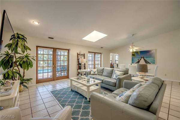 1712 SE 39th TER, Cape Coral, FL 33904