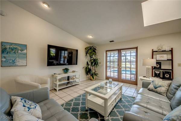 1712 SE 39th TER, Cape Coral, FL 33904