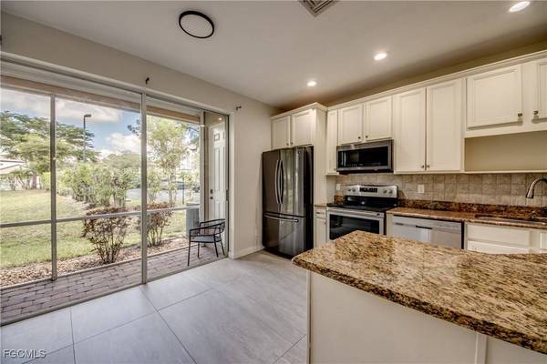 10011 Chiana CIR, Fort Myers, FL 33905