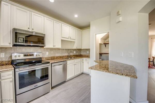 10011 Chiana CIR, Fort Myers, FL 33905