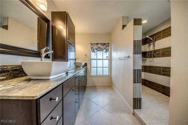 1613 NW 31st PL, Cape Coral, FL 33993