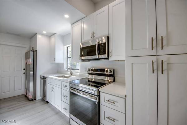 2410 SW 50th LN, Cape Coral, FL 33914