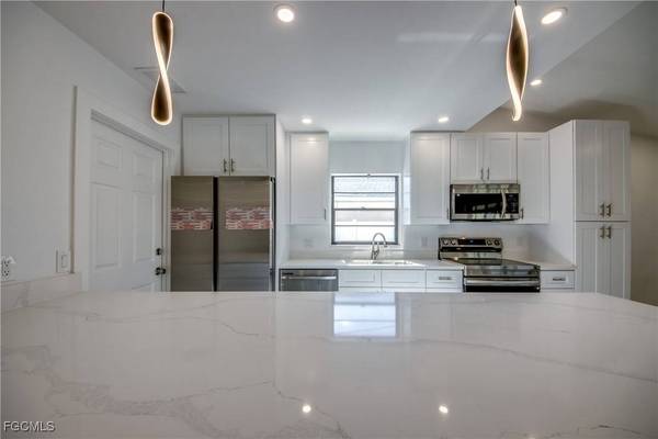 2410 SW 50th LN, Cape Coral, FL 33914