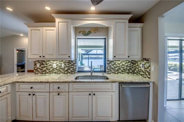 4627 SW 2nd AVE, Cape Coral, FL 33914