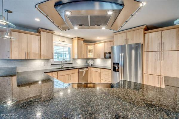 5317 SW 11th PL, Cape Coral, FL 33914