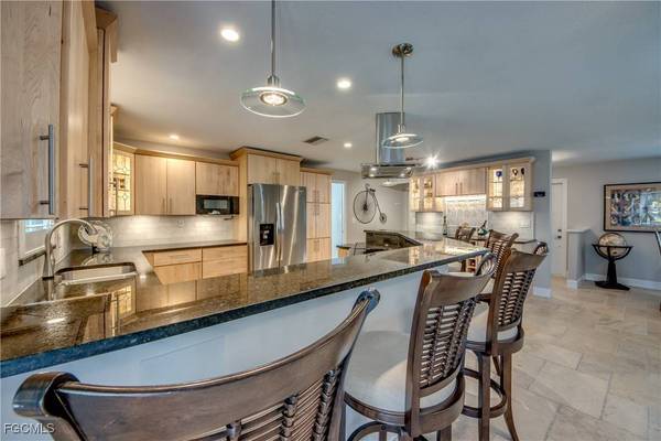 5317 SW 11th PL, Cape Coral, FL 33914