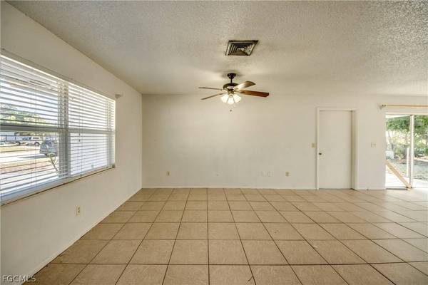 1384 Sourwood CT, North Fort Myers, FL 33917