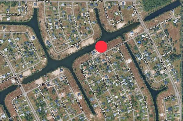 2211 NE 43rd LN, Cape Coral, FL 33909