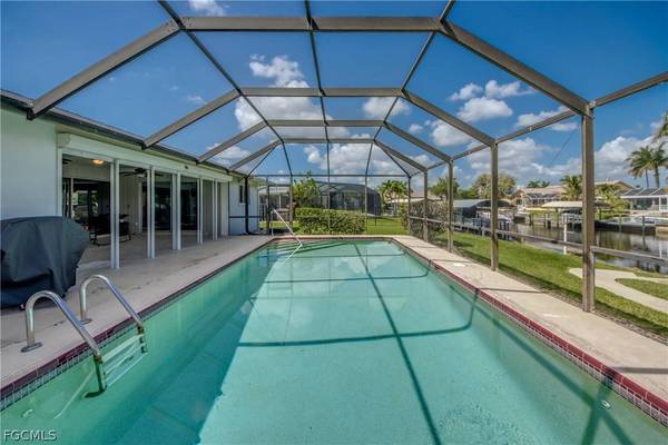 1633 SE 39th TER, Cape Coral, FL 33904